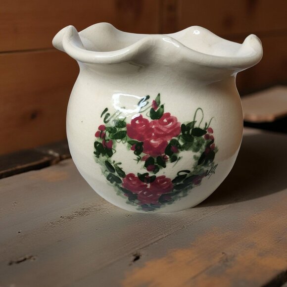 Vintage Heavy hand thrown pottery Planter,Vase beige with ruffle edge rose heart - Picture 1 of 13
